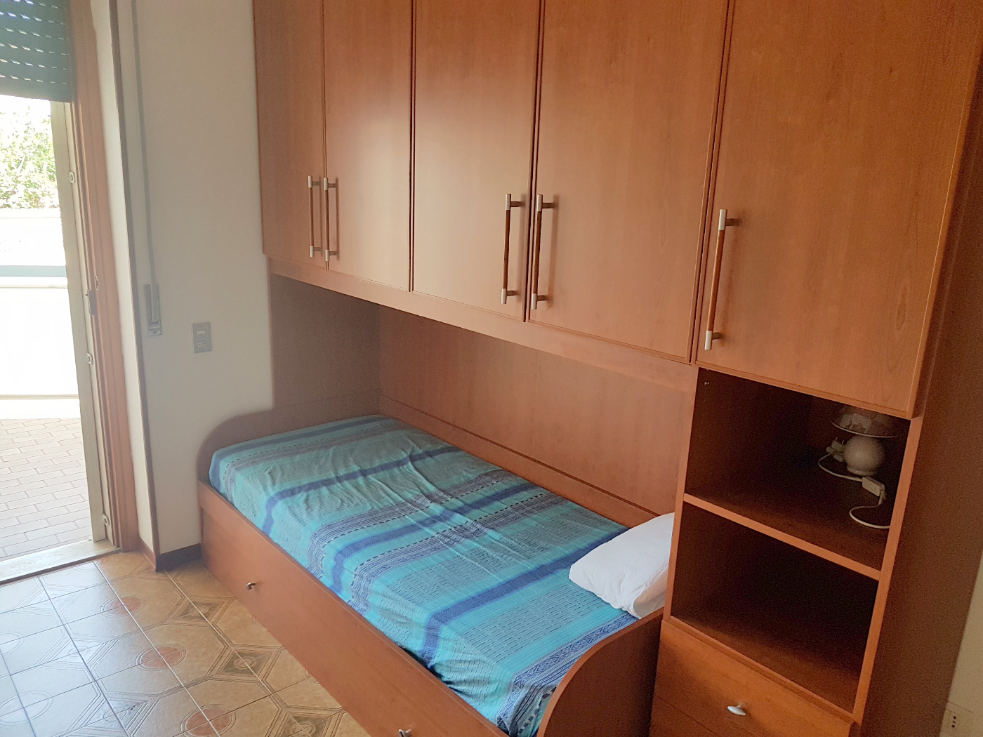 <span  class="uc_style_uc_tiles_grid_image_elementor_uc_items_attribute_title" style="color:#ffffff;">54375.jpg</span>