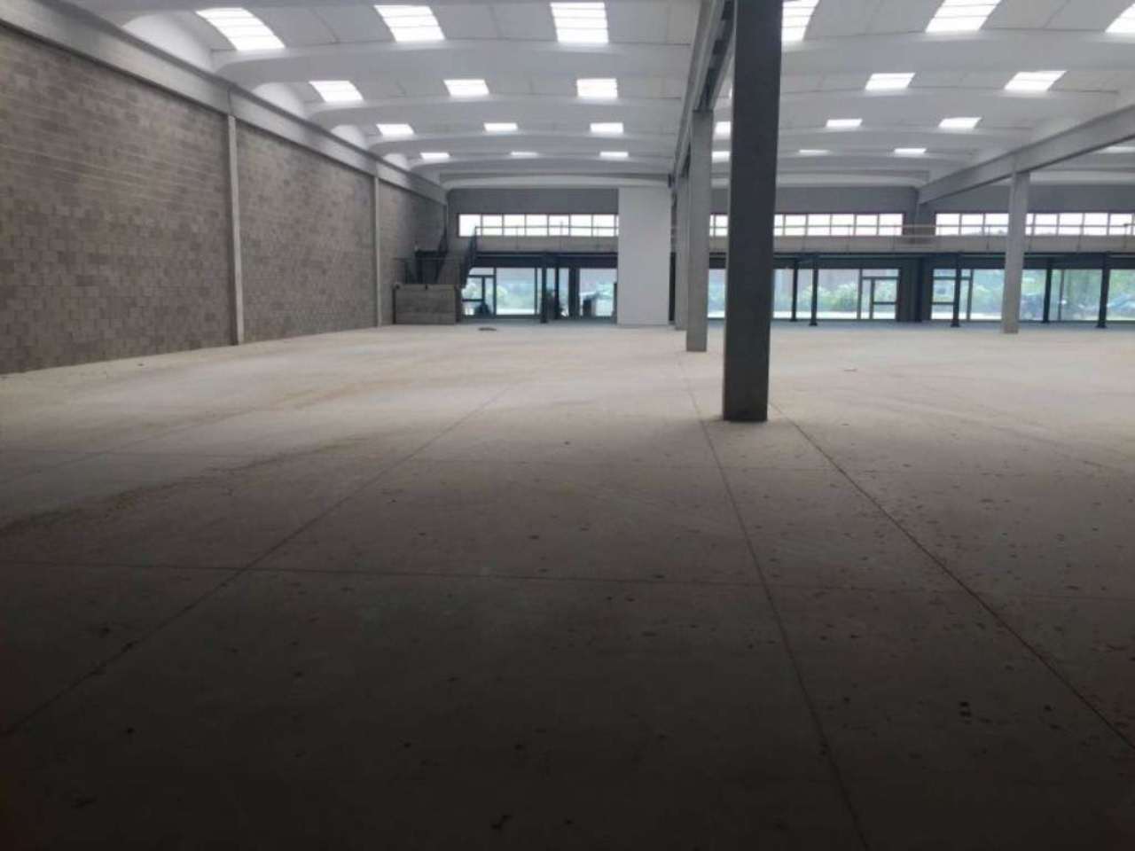 <span  class="uc_style_uc_tiles_grid_image_elementor_uc_items_attribute_title" style="color:#ffffff;">2571658627.jpg</span>