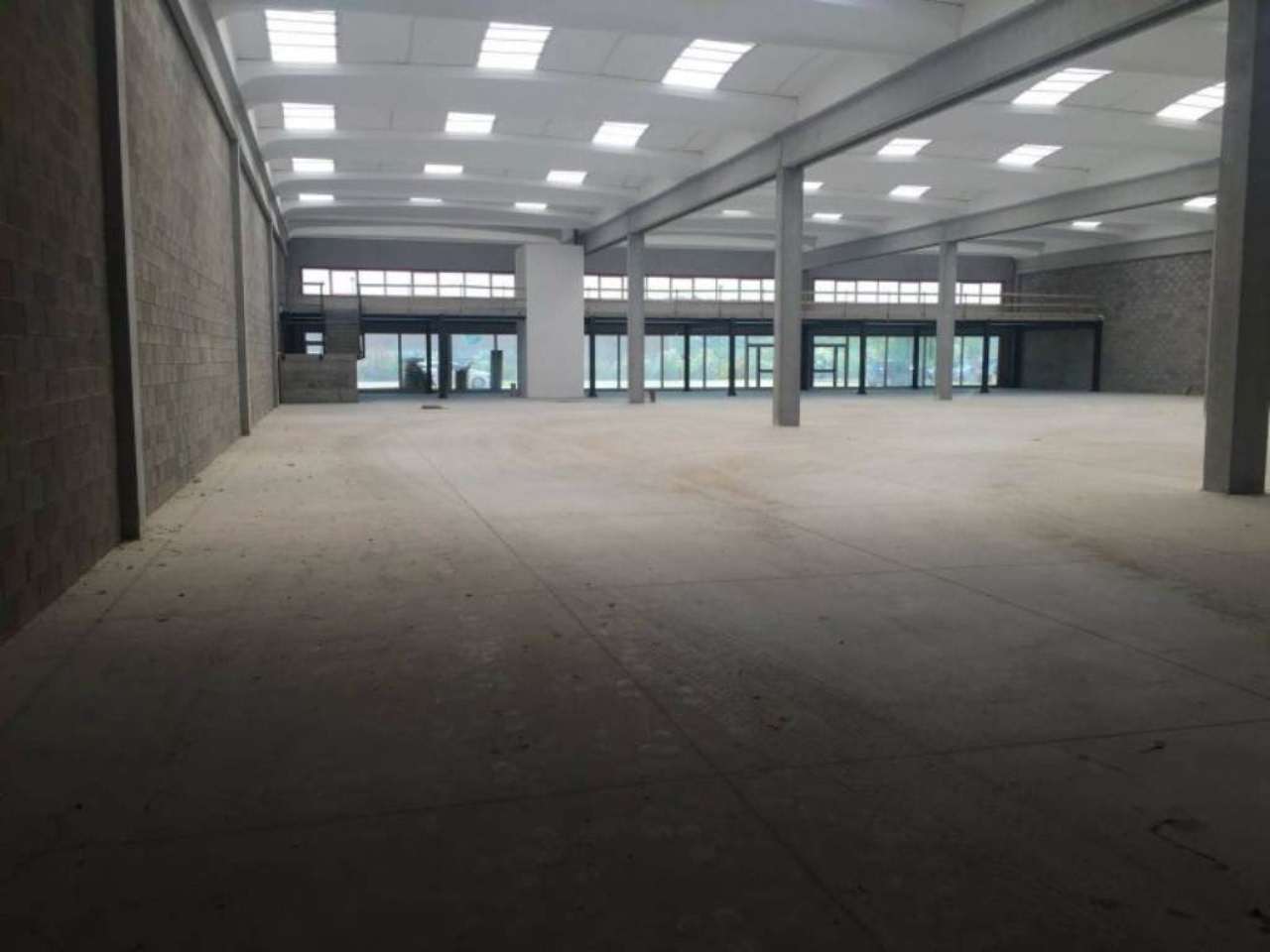 <span  class="uc_style_uc_tiles_grid_image_elementor_uc_items_attribute_title" style="color:#ffffff;">2571658630.jpg</span>