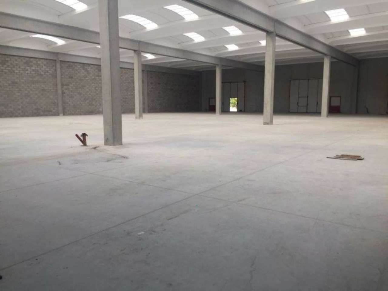 <span  class="uc_style_uc_tiles_grid_image_elementor_uc_items_attribute_title" style="color:#ffffff;">2571658632.jpg</span>