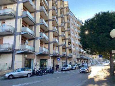 <span  class="uc_style_uc_tiles_grid_image_elementor_uc_items_attribute_title" style="color:#ffffff;">3816.jpg</span>