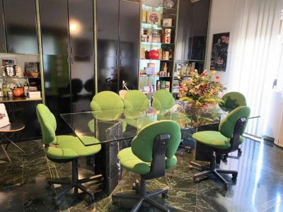 <span  class="uc_style_uc_tiles_grid_image_elementor_uc_items_attribute_title" style="color:#ffffff;">3817.jpg</span>