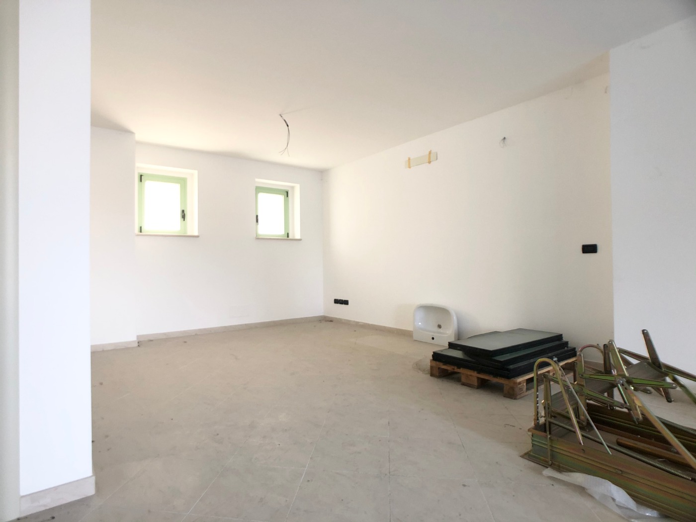 <span  class="uc_style_uc_tiles_grid_image_elementor_uc_items_attribute_title" style="color:#ffffff;">53398.jpeg</span>