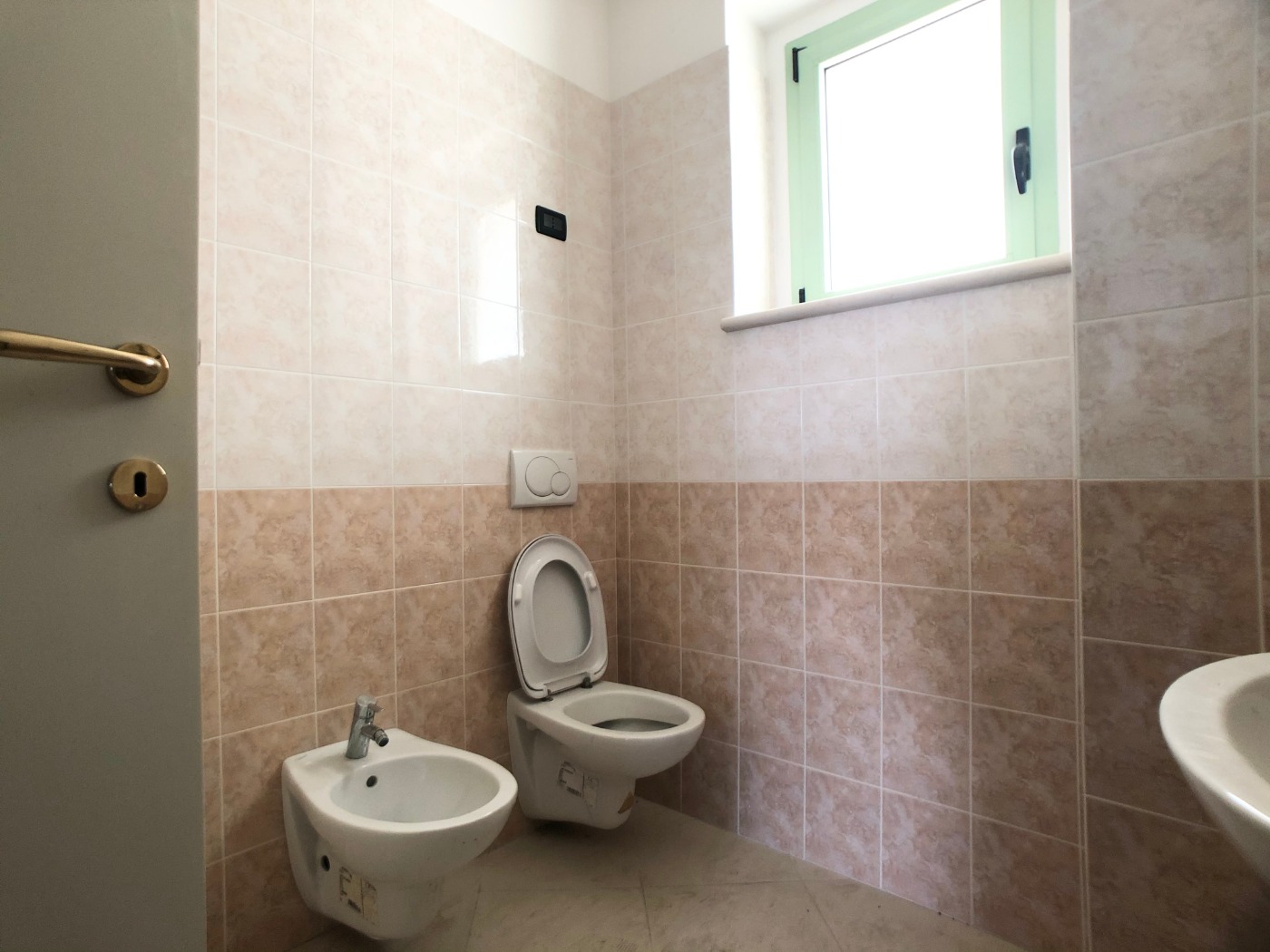 <span  class="uc_style_uc_tiles_grid_image_elementor_uc_items_attribute_title" style="color:#ffffff;">53403.jpeg</span>