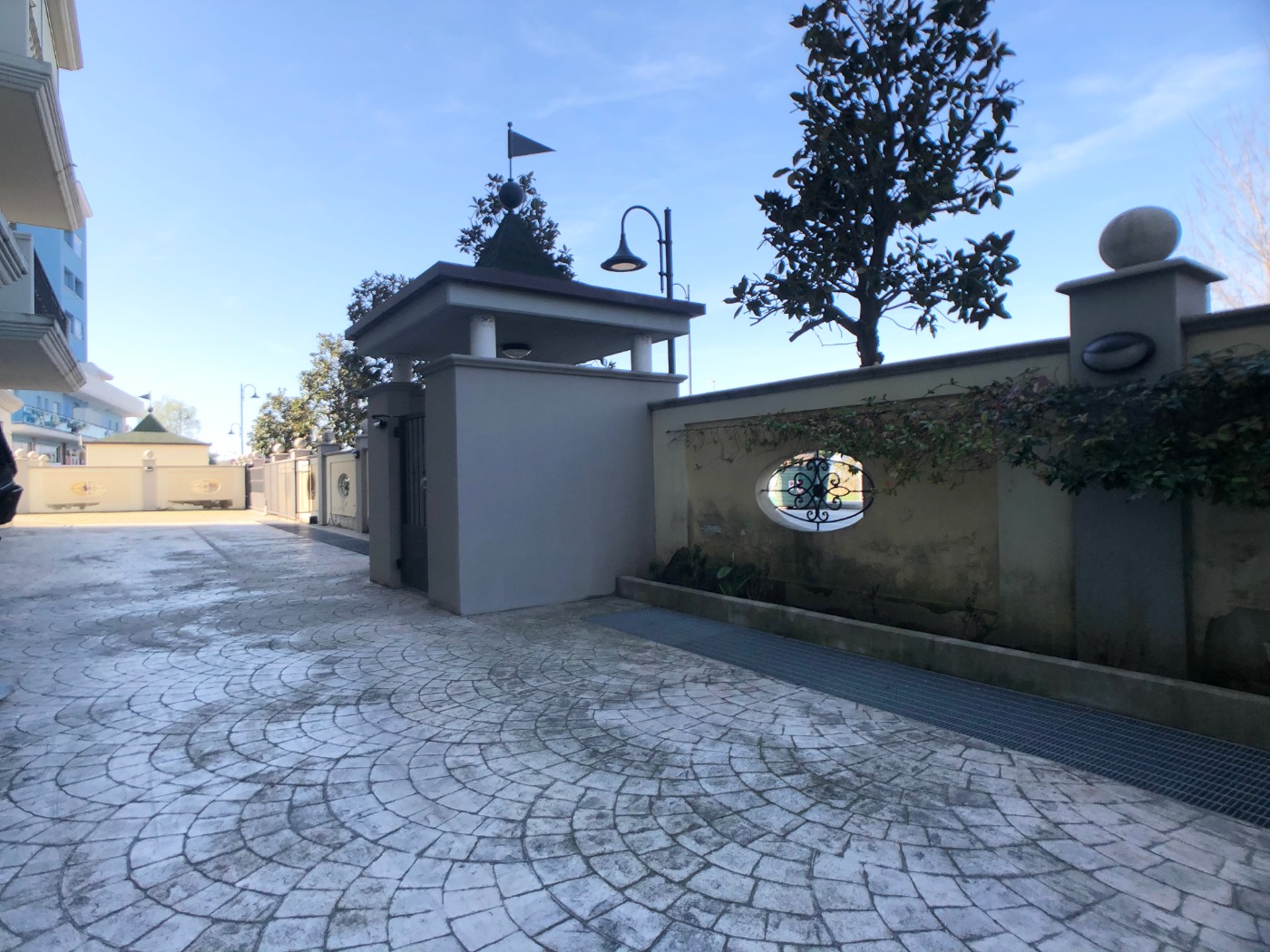 <span  class="uc_style_uc_tiles_grid_image_elementor_uc_items_attribute_title" style="color:#ffffff;">53406.jpeg</span>