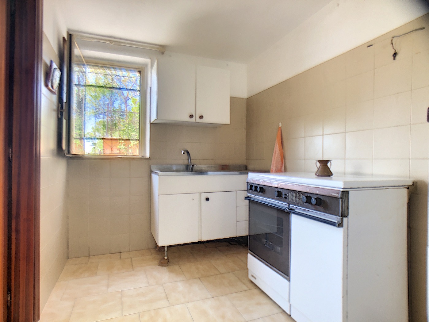 <span  class="uc_style_uc_tiles_grid_image_elementor_uc_items_attribute_title" style="color:#ffffff;">55434.jpeg</span>