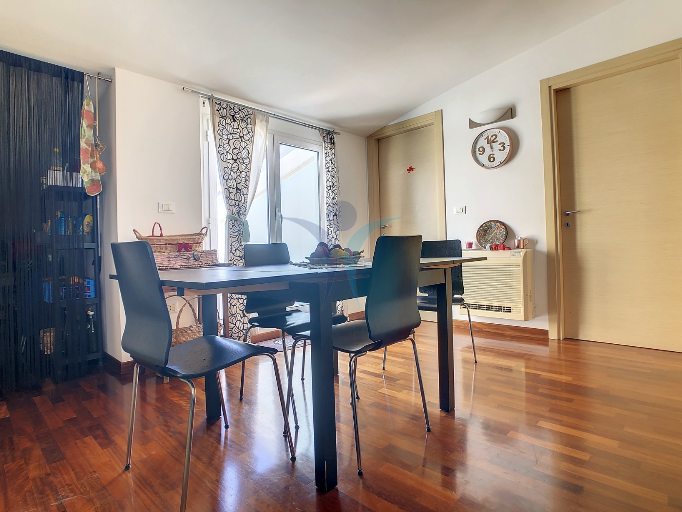 <span  class="uc_style_uc_tiles_grid_image_elementor_uc_items_attribute_title" style="color:#ffffff;">55941.jpg</span>