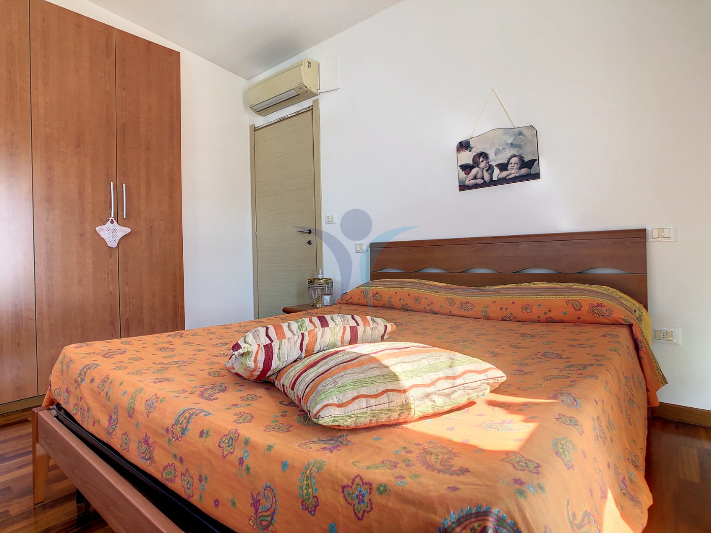 <span  class="uc_style_uc_tiles_grid_image_elementor_uc_items_attribute_title" style="color:#ffffff;">55952.jpg</span>