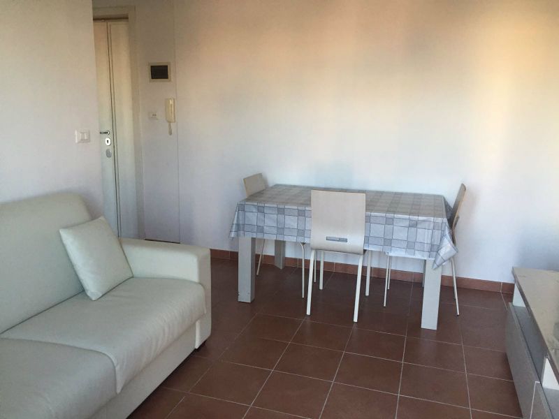 <span  class="uc_style_uc_tiles_grid_image_elementor_uc_items_attribute_title" style="color:#ffffff;">2552692504.jpg</span>