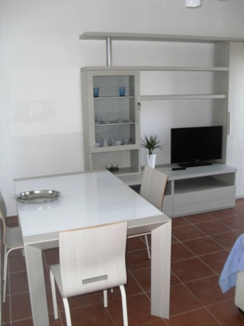 <span  class="uc_style_uc_tiles_grid_image_elementor_uc_items_attribute_title" style="color:#ffffff;">5002148.jpg</span>