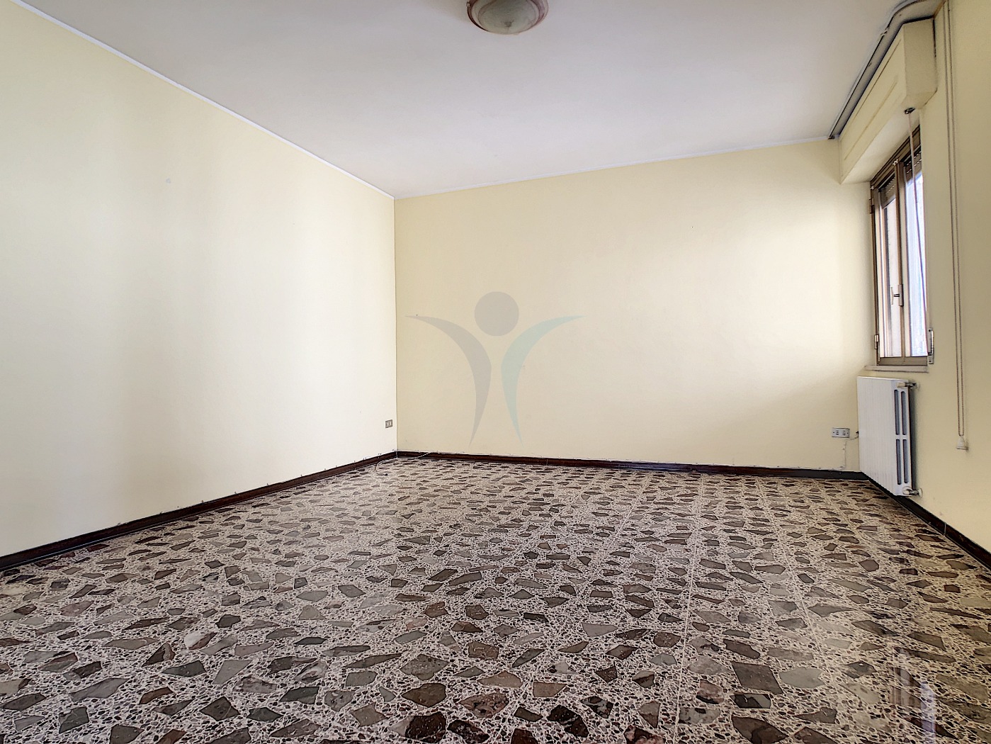 <span  class="uc_style_uc_tiles_grid_image_elementor_uc_items_attribute_title" style="color:#ffffff;">55522.jpg</span>