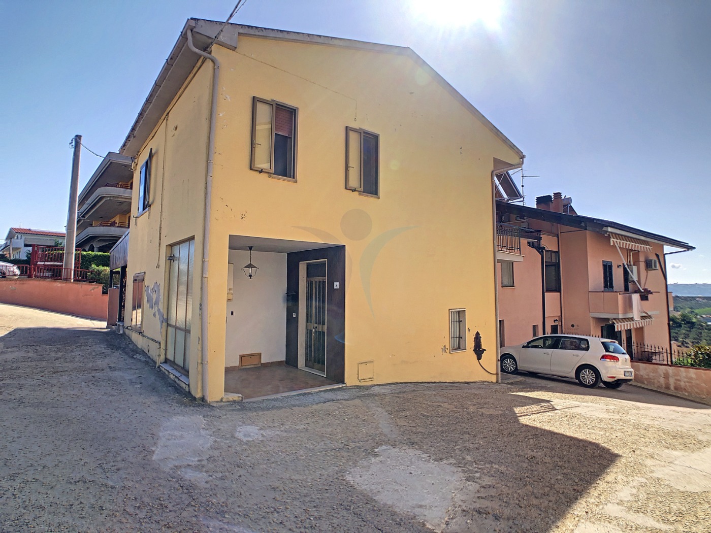 <span  class="uc_style_uc_tiles_grid_image_elementor_uc_items_attribute_title" style="color:#ffffff;">55543.jpg</span>