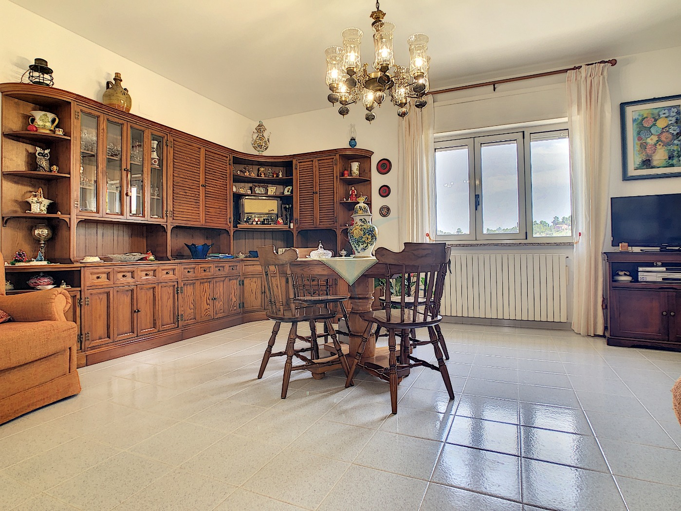 <span  class="uc_style_uc_tiles_grid_image_elementor_uc_items_attribute_title" style="color:#ffffff;">55597.jpg</span>