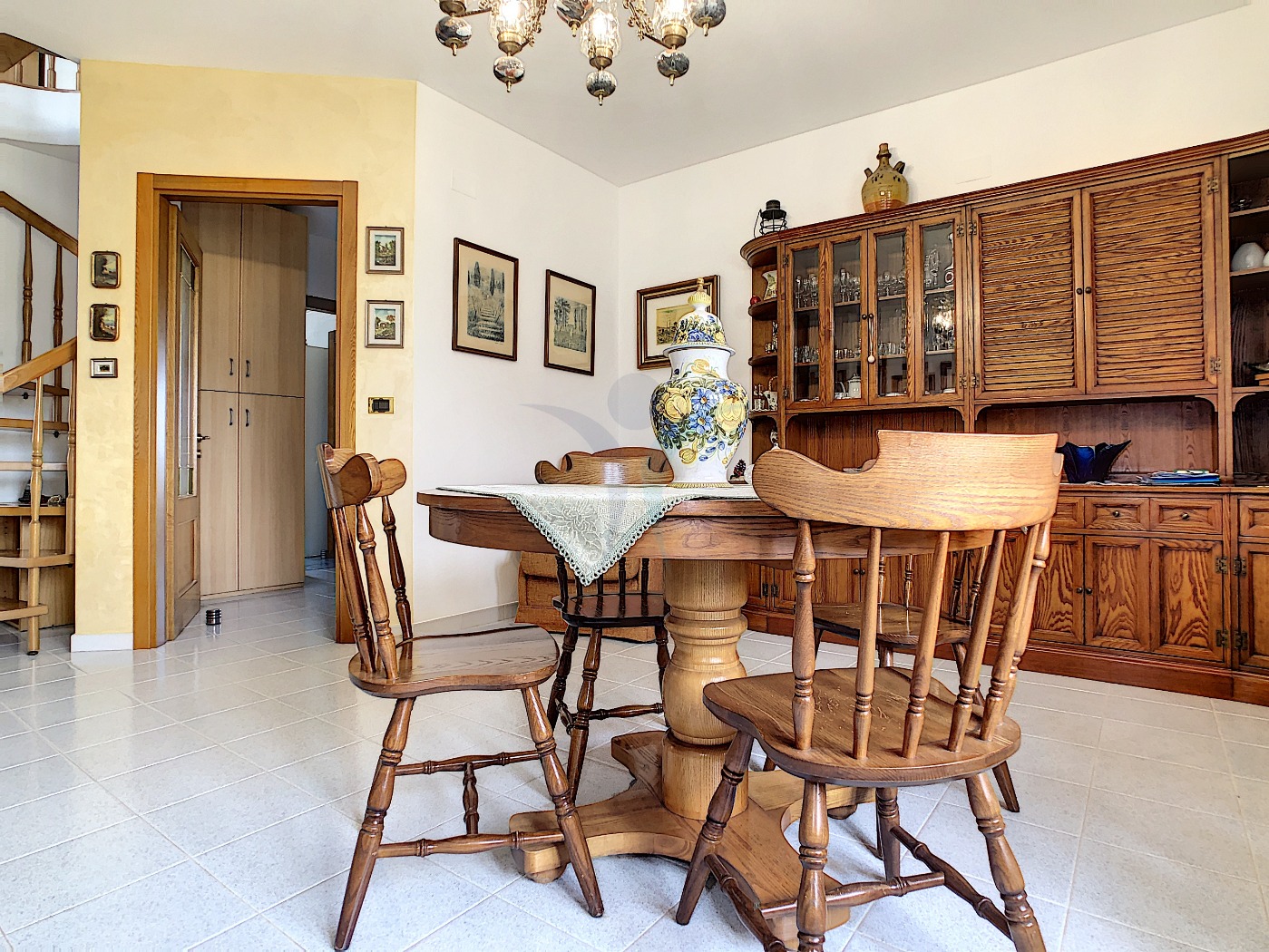 <span  class="uc_style_uc_tiles_grid_image_elementor_uc_items_attribute_title" style="color:#ffffff;">55599.jpg</span>