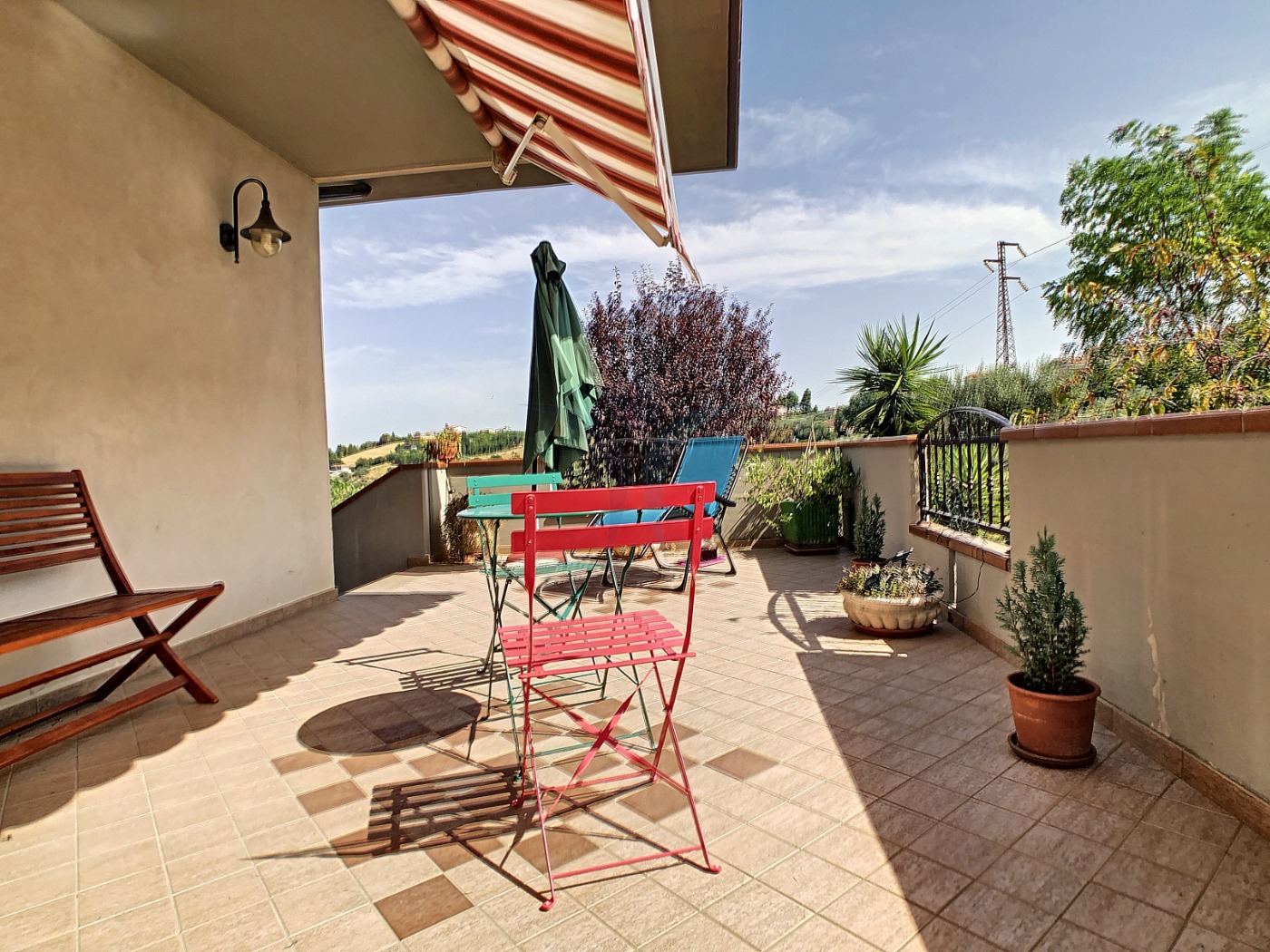 <span  class="uc_style_uc_tiles_grid_image_elementor_uc_items_attribute_title" style="color:#ffffff;">55607.jpg</span>