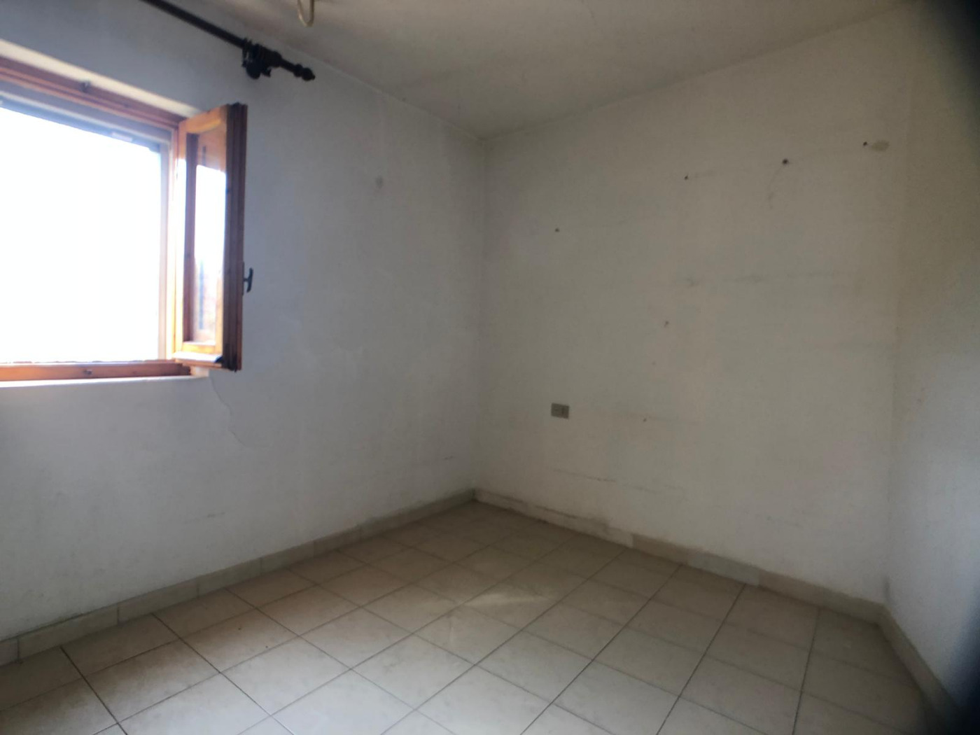 <span  class="uc_style_uc_tiles_grid_image_elementor_uc_items_attribute_title" style="color:#ffffff;">56091.jpg</span>