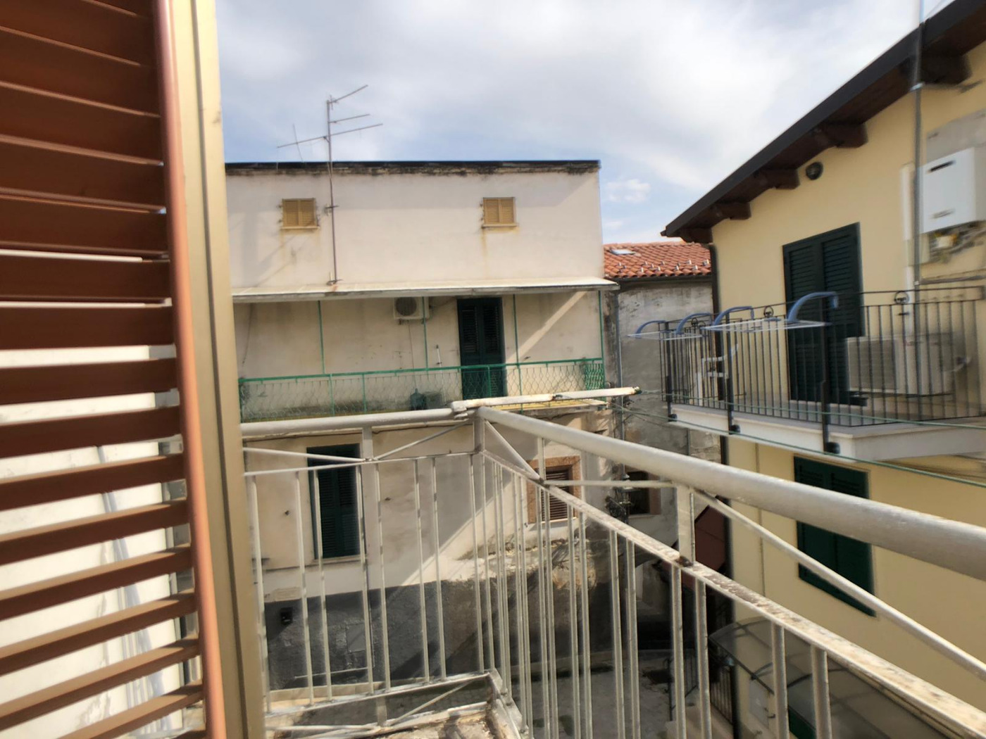 <span  class="uc_style_uc_tiles_grid_image_elementor_uc_items_attribute_title" style="color:#ffffff;">56102.jpg</span>