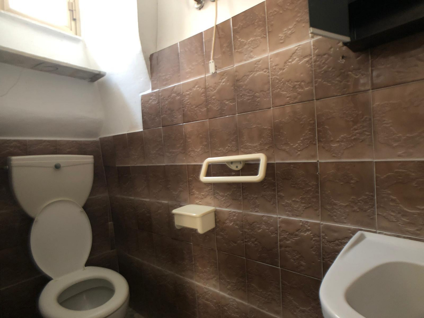 <span  class="uc_style_uc_tiles_grid_image_elementor_uc_items_attribute_title" style="color:#ffffff;">56105.jpg</span>