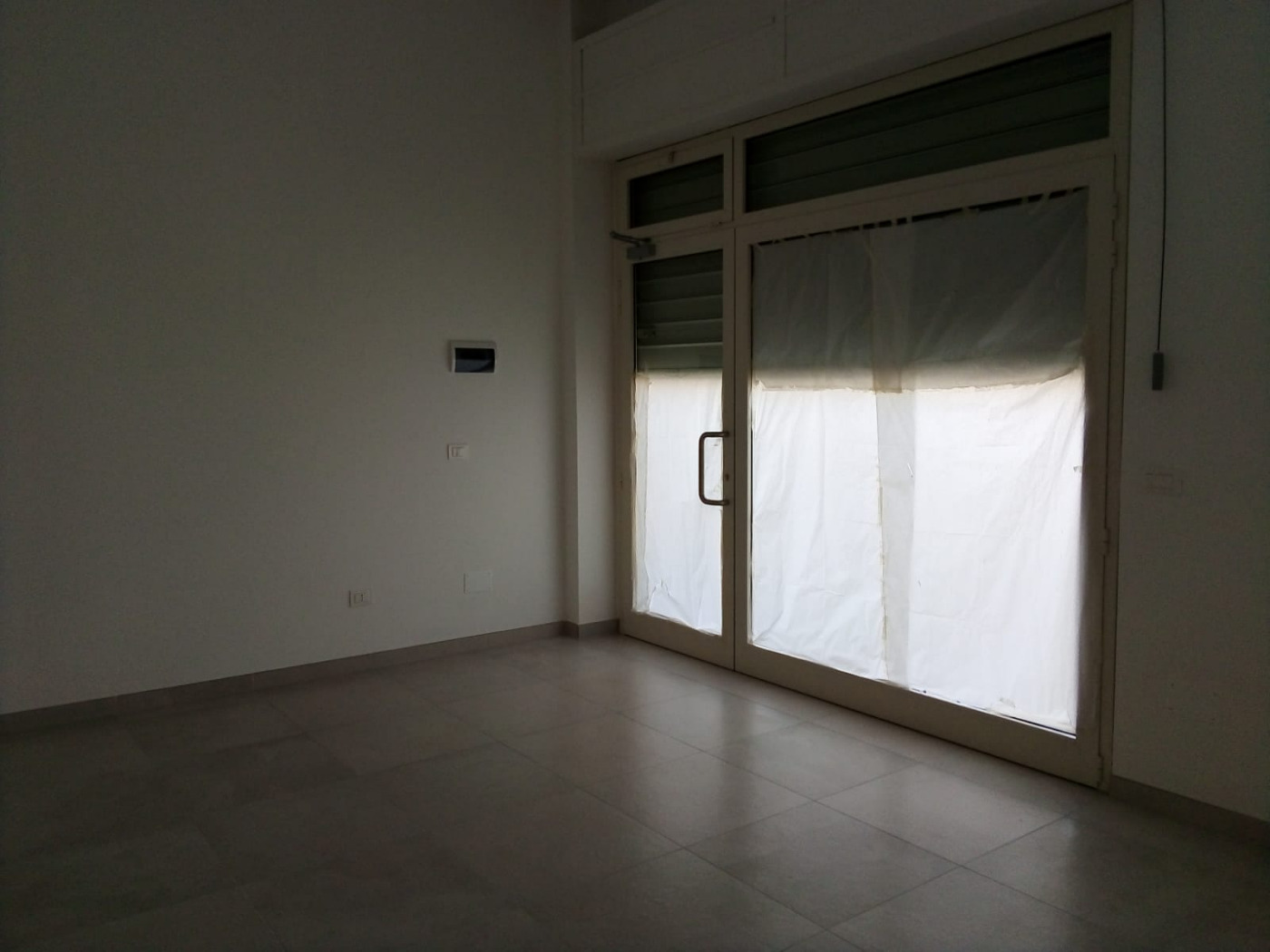 <span  class="uc_style_uc_tiles_grid_image_elementor_uc_items_attribute_title" style="color:#ffffff;">56175.jpg</span>