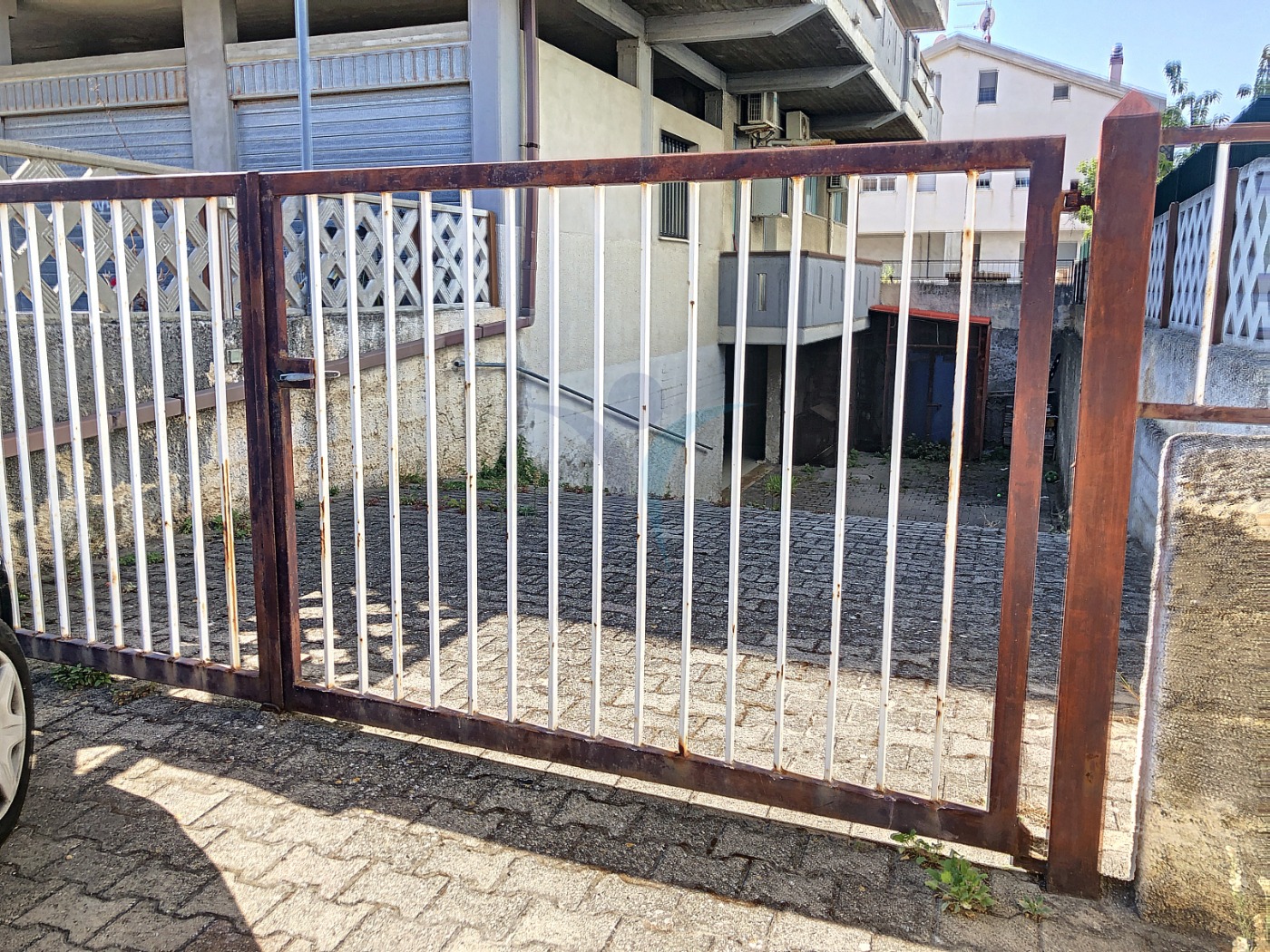 <span  class="uc_style_uc_tiles_grid_image_elementor_uc_items_attribute_title" style="color:#ffffff;">56260.jpg</span>