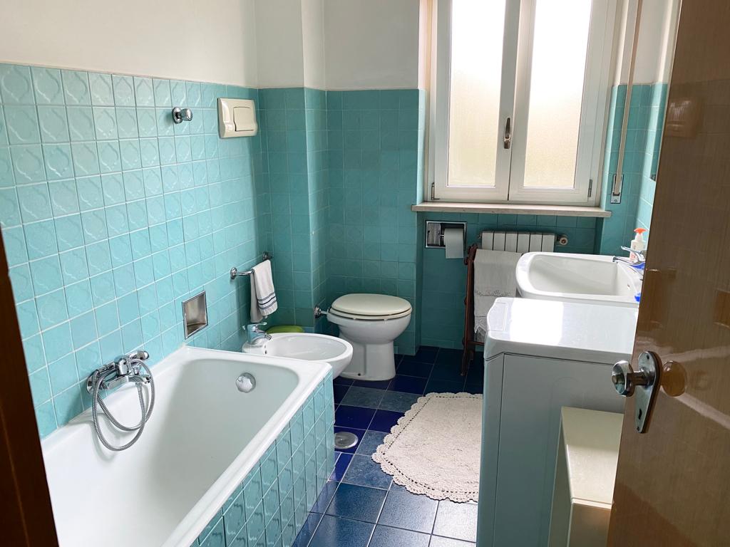 <span  class="uc_style_uc_tiles_grid_image_elementor_uc_items_attribute_title" style="color:#ffffff;">56421.jpg</span>