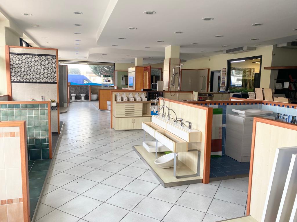 <span  class="uc_style_uc_tiles_grid_image_elementor_uc_items_attribute_title" style="color:#ffffff;">56527.jpg</span>