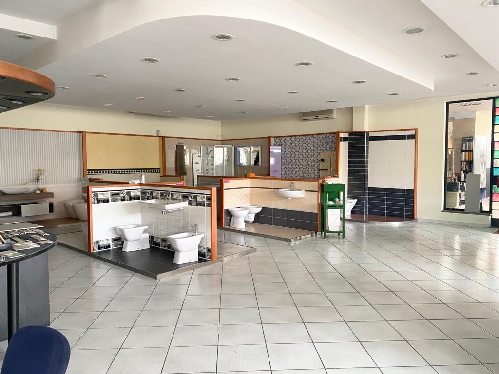 <span  class="uc_style_uc_tiles_grid_image_elementor_uc_items_attribute_title" style="color:#ffffff;">56528.jpg</span>