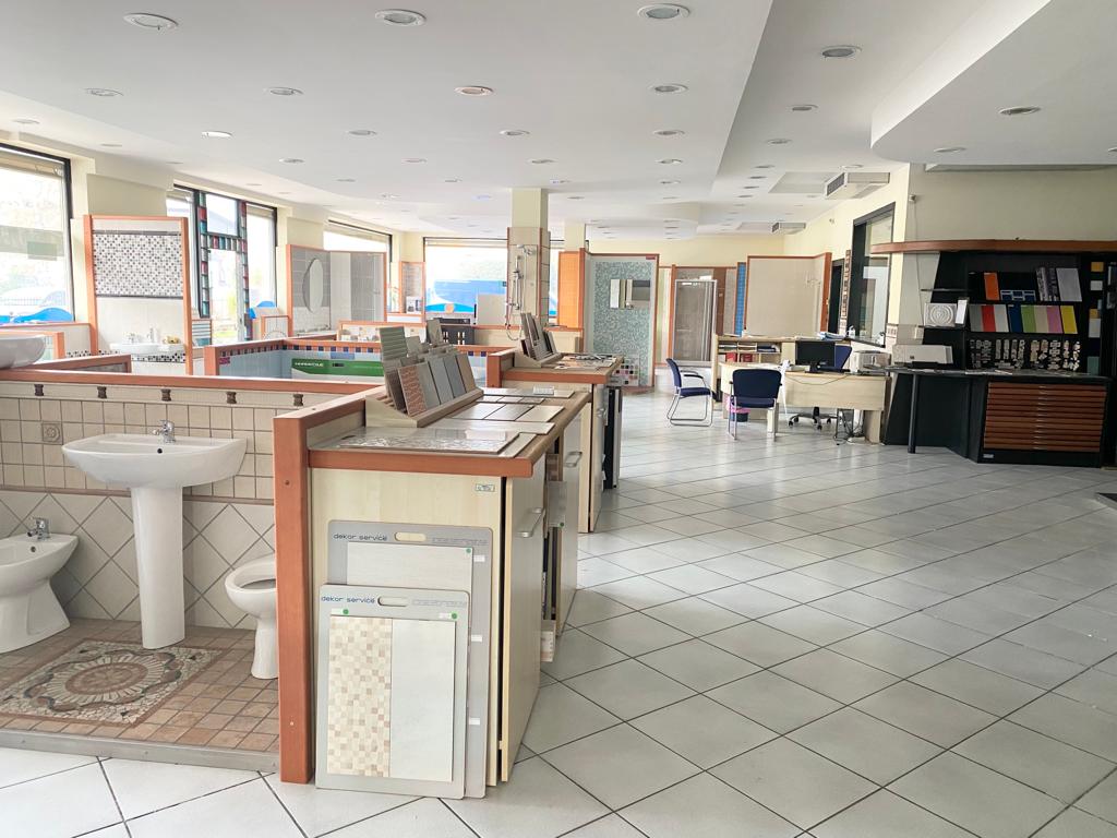 Negozio in LOCAZIONE a San Giovanni Teatino