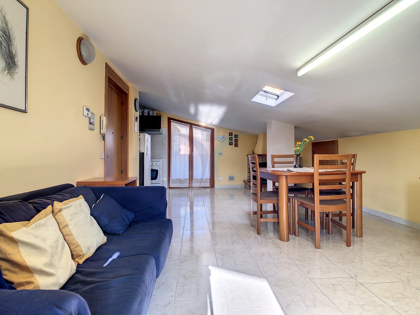 <span  class="uc_style_uc_tiles_grid_image_elementor_uc_items_attribute_title" style="color:#ffffff;">56633.jpg</span>