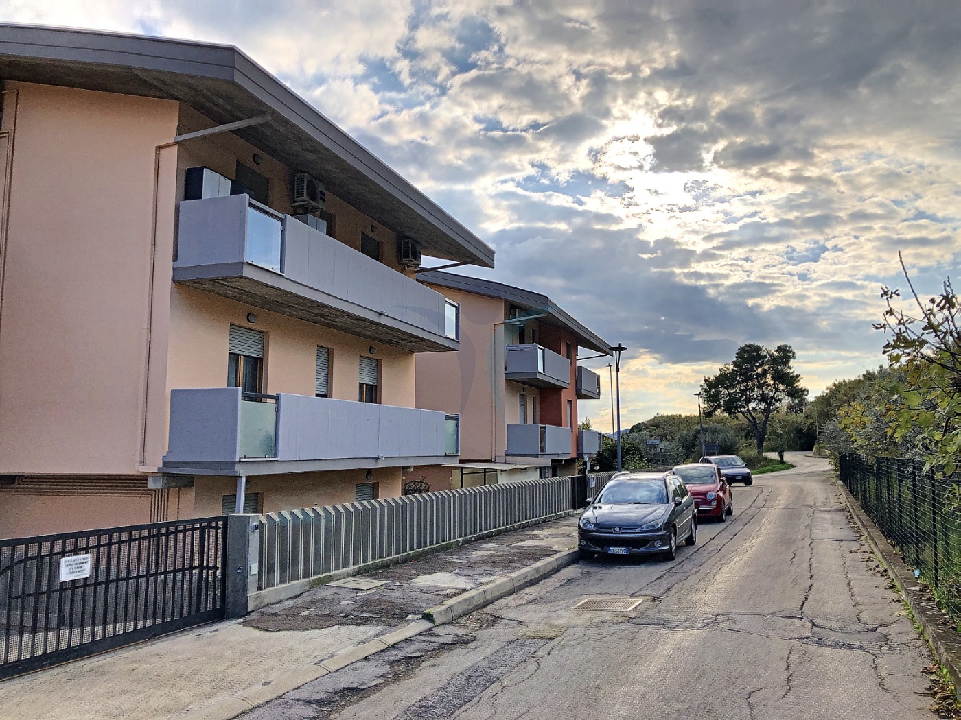 <span  class="uc_style_uc_tiles_grid_image_elementor_uc_items_attribute_title" style="color:#ffffff;">56634.jpg</span>