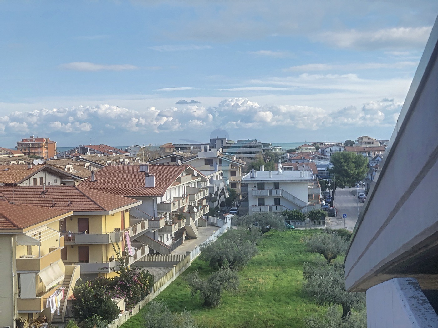 <span  class="uc_style_uc_tiles_grid_image_elementor_uc_items_attribute_title" style="color:#ffffff;">56637.jpg</span>