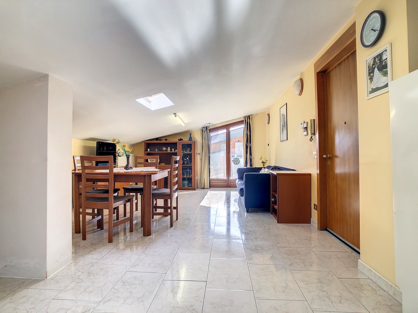 <span  class="uc_style_uc_tiles_grid_image_elementor_uc_items_attribute_title" style="color:#ffffff;">56638.jpg</span>