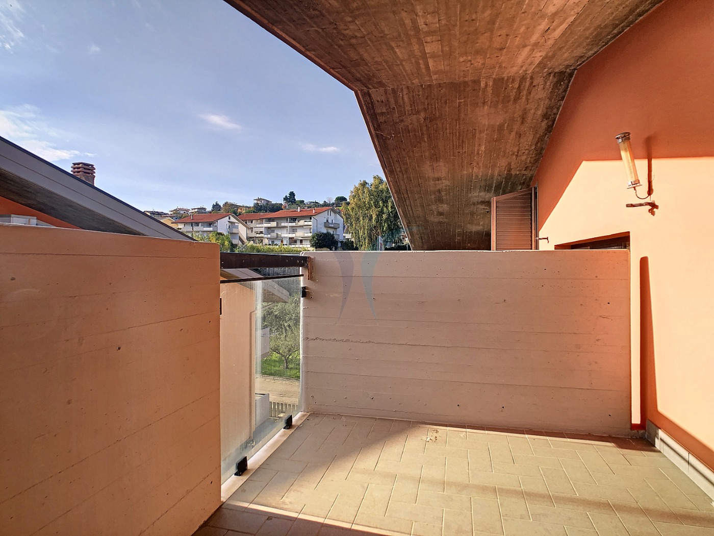 <span  class="uc_style_uc_tiles_grid_image_elementor_uc_items_attribute_title" style="color:#ffffff;">56641.jpg</span>