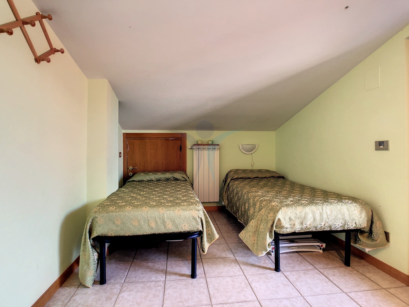 <span  class="uc_style_uc_tiles_grid_image_elementor_uc_items_attribute_title" style="color:#ffffff;">56645.jpg</span>