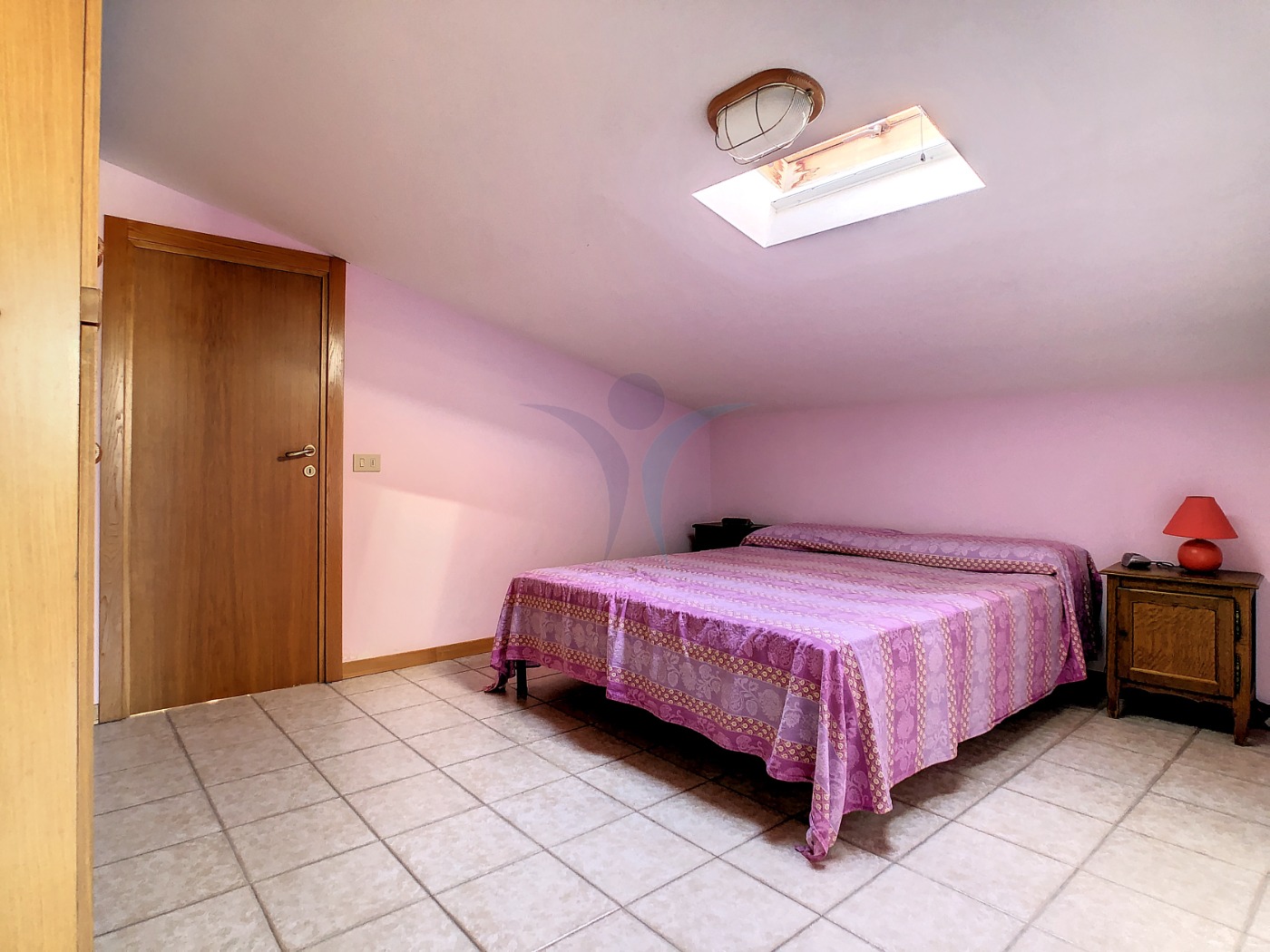 <span  class="uc_style_uc_tiles_grid_image_elementor_uc_items_attribute_title" style="color:#ffffff;">56647.jpg</span>