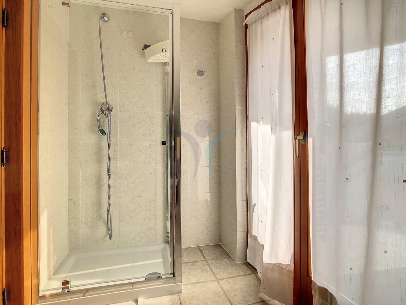 <span  class="uc_style_uc_tiles_grid_image_elementor_uc_items_attribute_title" style="color:#ffffff;">56649.jpg</span>