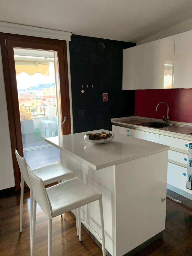 <span  class="uc_style_uc_tiles_grid_image_elementor_uc_items_attribute_title" style="color:#ffffff;">2583581553.jpg</span>