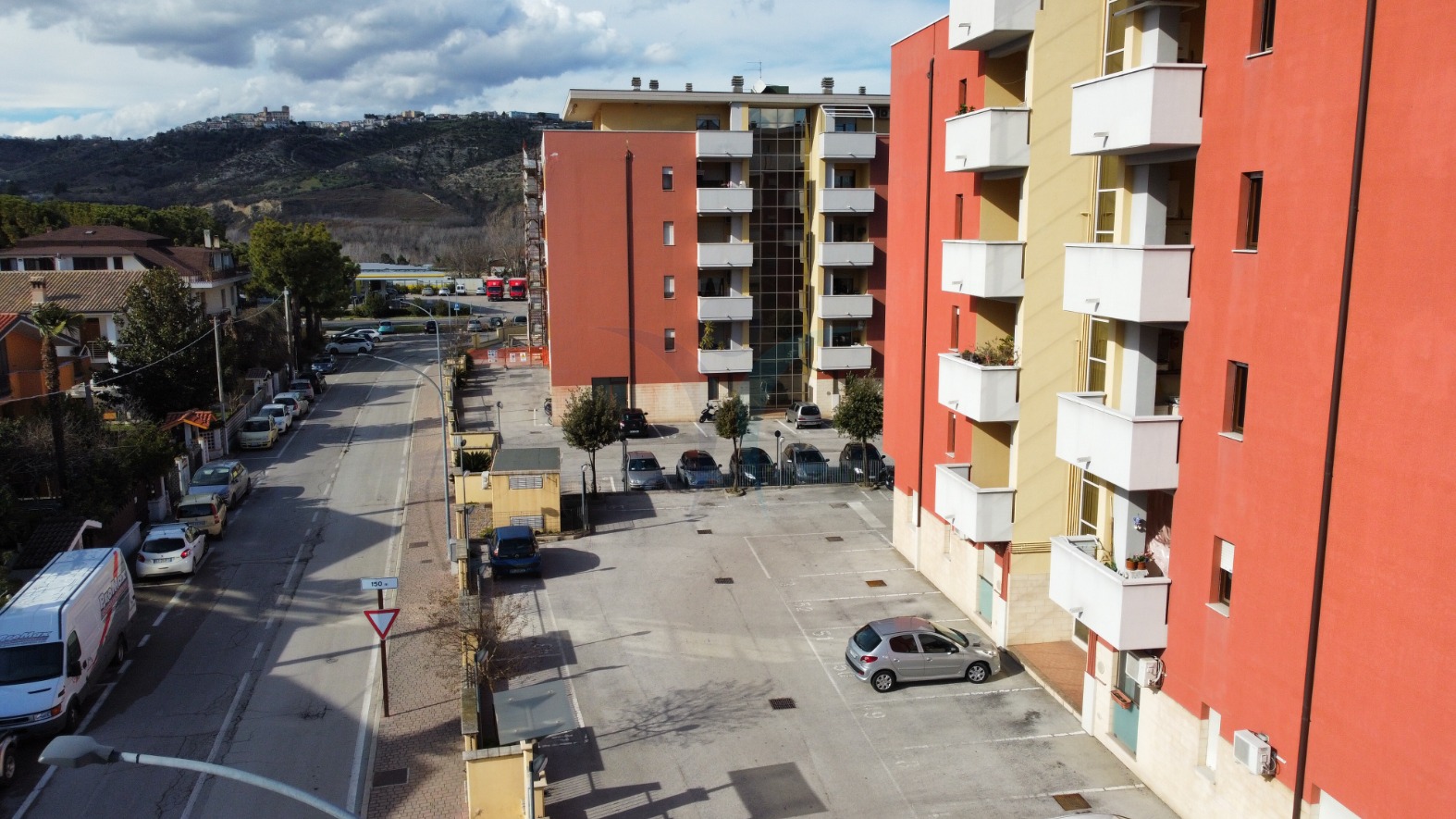 <span  class="uc_style_uc_tiles_grid_image_elementor_uc_items_attribute_title" style="color:#ffffff;">56968.jpg</span>