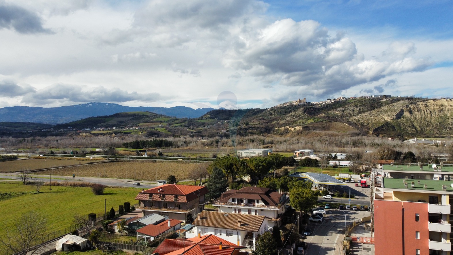 <span  class="uc_style_uc_tiles_grid_image_elementor_uc_items_attribute_title" style="color:#ffffff;">56972.jpg</span>