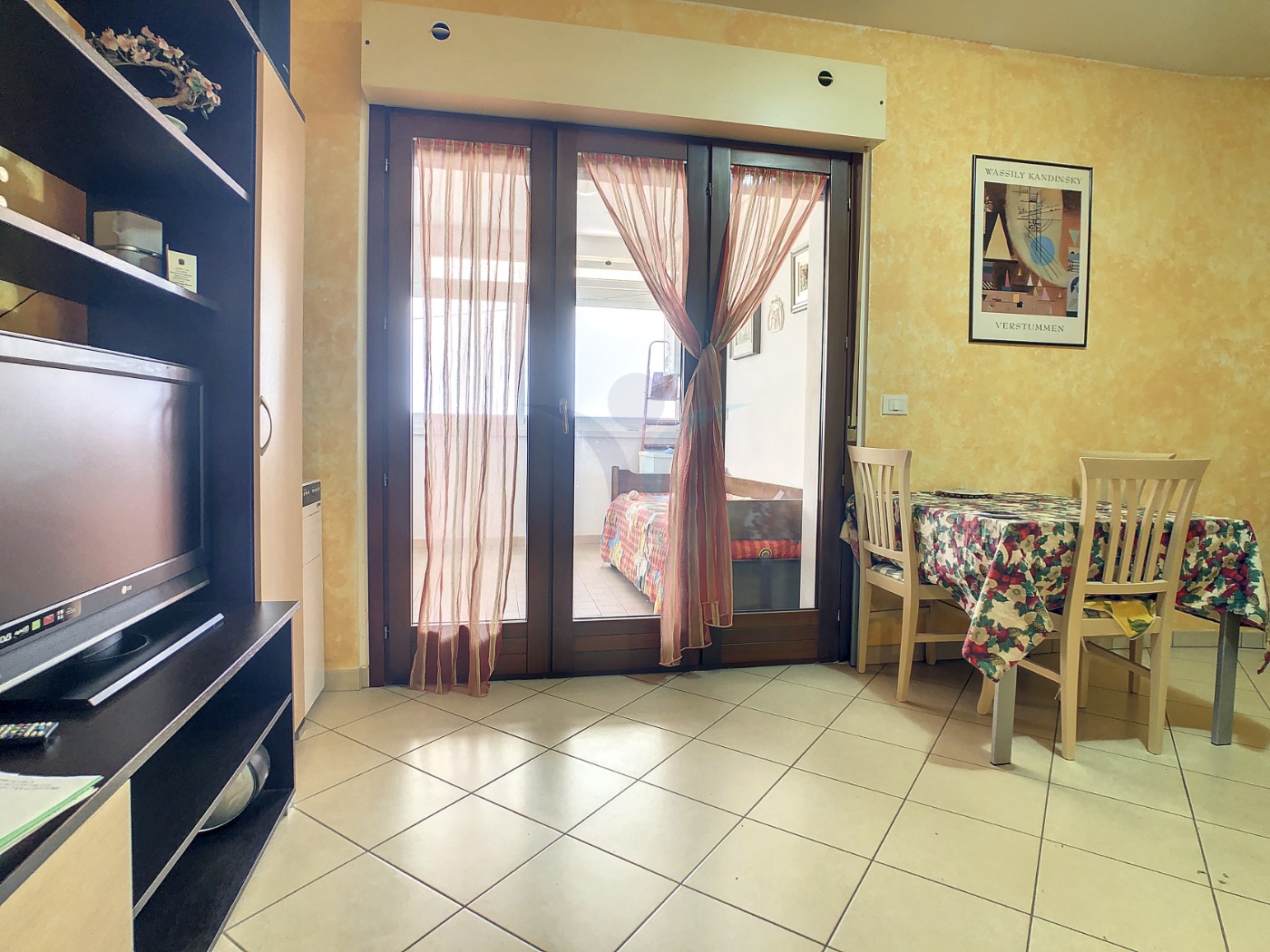 <span  class="uc_style_uc_tiles_grid_image_elementor_uc_items_attribute_title" style="color:#ffffff;">56973.jpg</span>