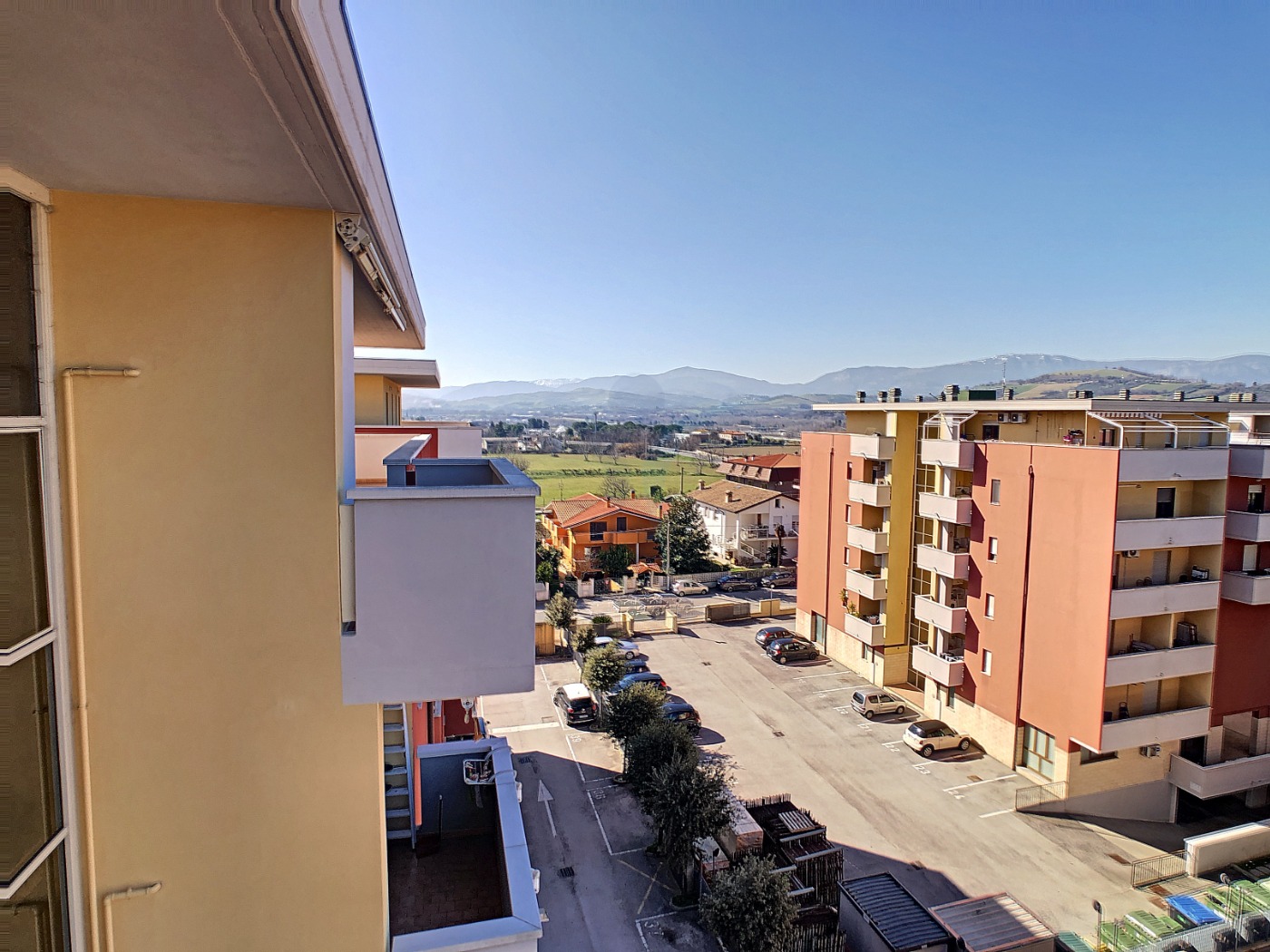 <span  class="uc_style_uc_tiles_grid_image_elementor_uc_items_attribute_title" style="color:#ffffff;">57041.jpg</span>