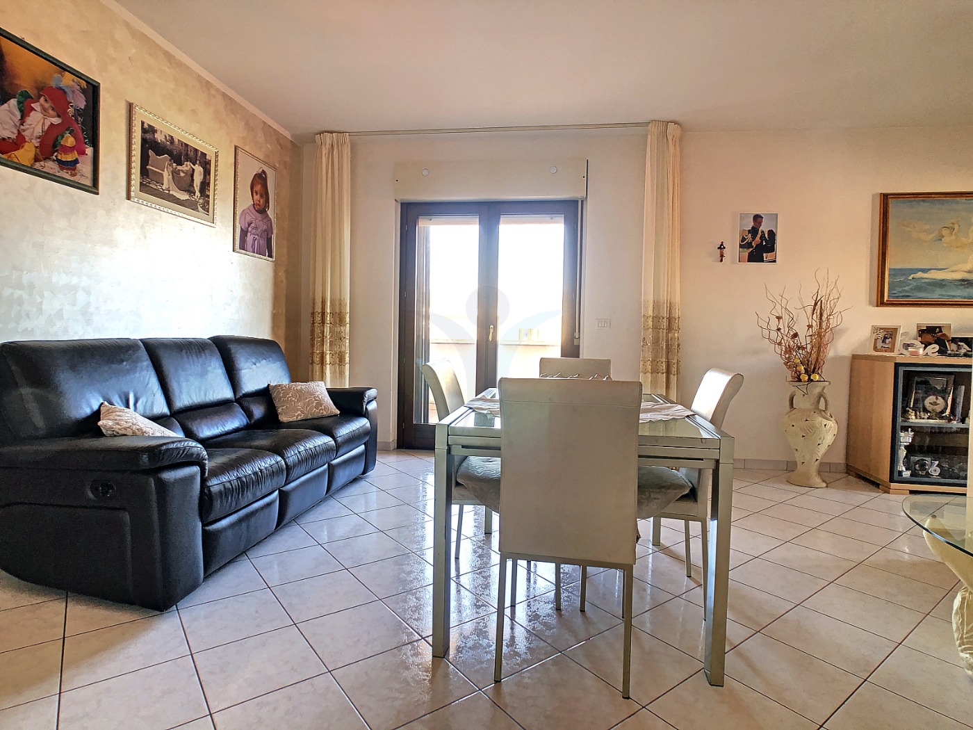 <span  class="uc_style_uc_tiles_grid_image_elementor_uc_items_attribute_title" style="color:#ffffff;">57044.jpg</span>