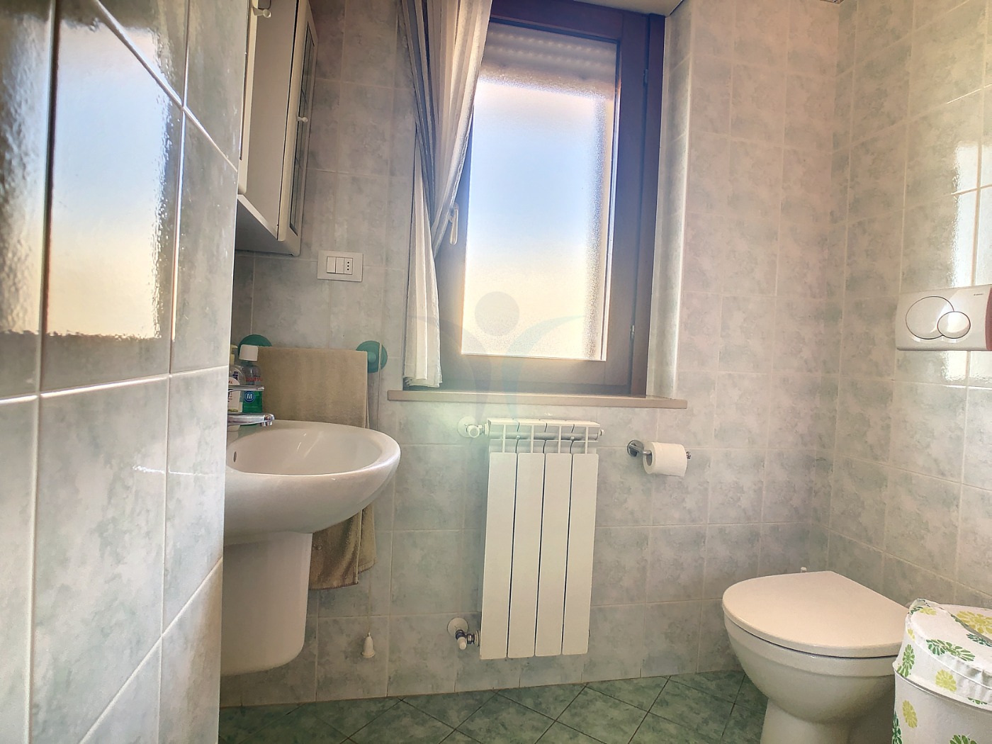 <span  class="uc_style_uc_tiles_grid_image_elementor_uc_items_attribute_title" style="color:#ffffff;">57054.jpg</span>