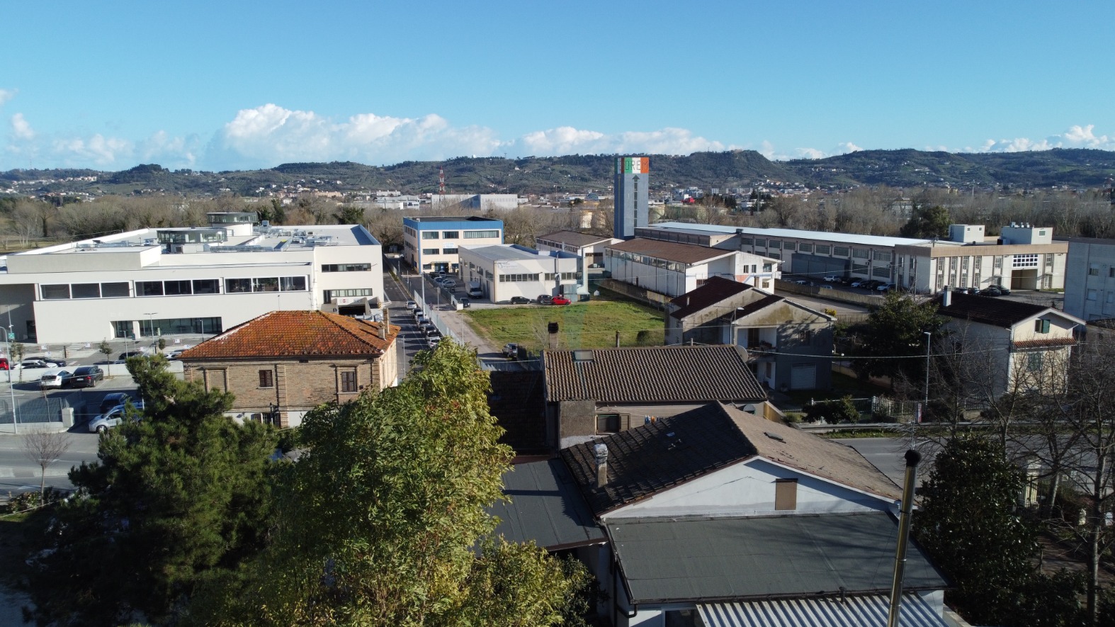 <span  class="uc_style_uc_tiles_grid_image_elementor_uc_items_attribute_title" style="color:#ffffff;">DCIM100MEDIADJI_0220.JPG</span>