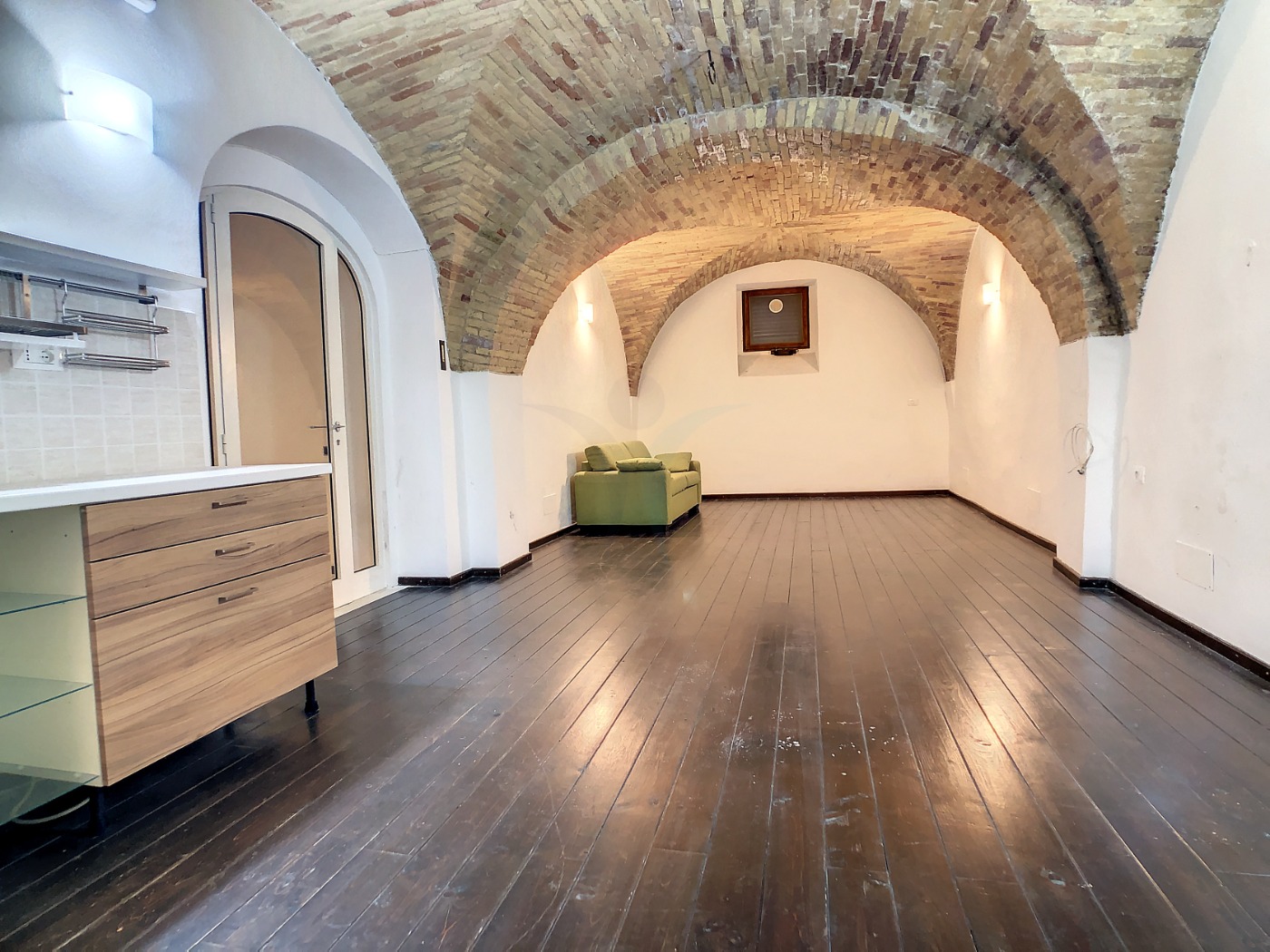 <span  class="uc_style_uc_tiles_grid_image_elementor_uc_items_attribute_title" style="color:#ffffff;">57159.jpg</span>