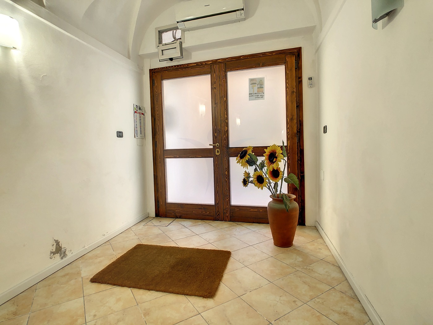 <span  class="uc_style_uc_tiles_grid_image_elementor_uc_items_attribute_title" style="color:#ffffff;">57162.jpg</span>