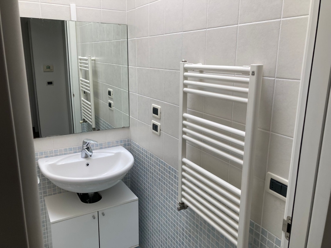 <span  class="uc_style_uc_tiles_grid_image_elementor_uc_items_attribute_title" style="color:#ffffff;">57252.jpg</span>