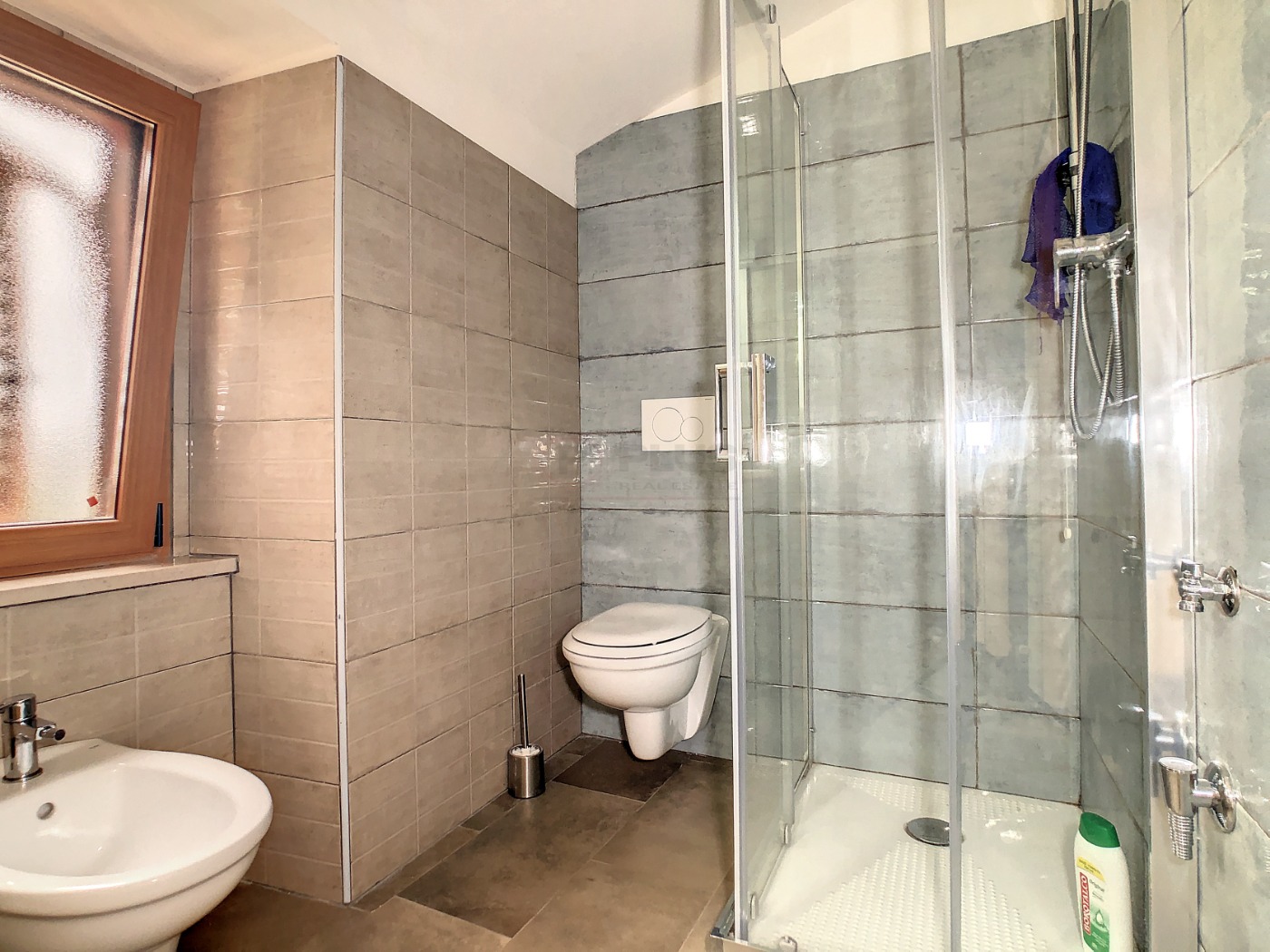 <span  class="uc_style_uc_tiles_grid_image_elementor_uc_items_attribute_title" style="color:#ffffff;">57406.jpg</span>