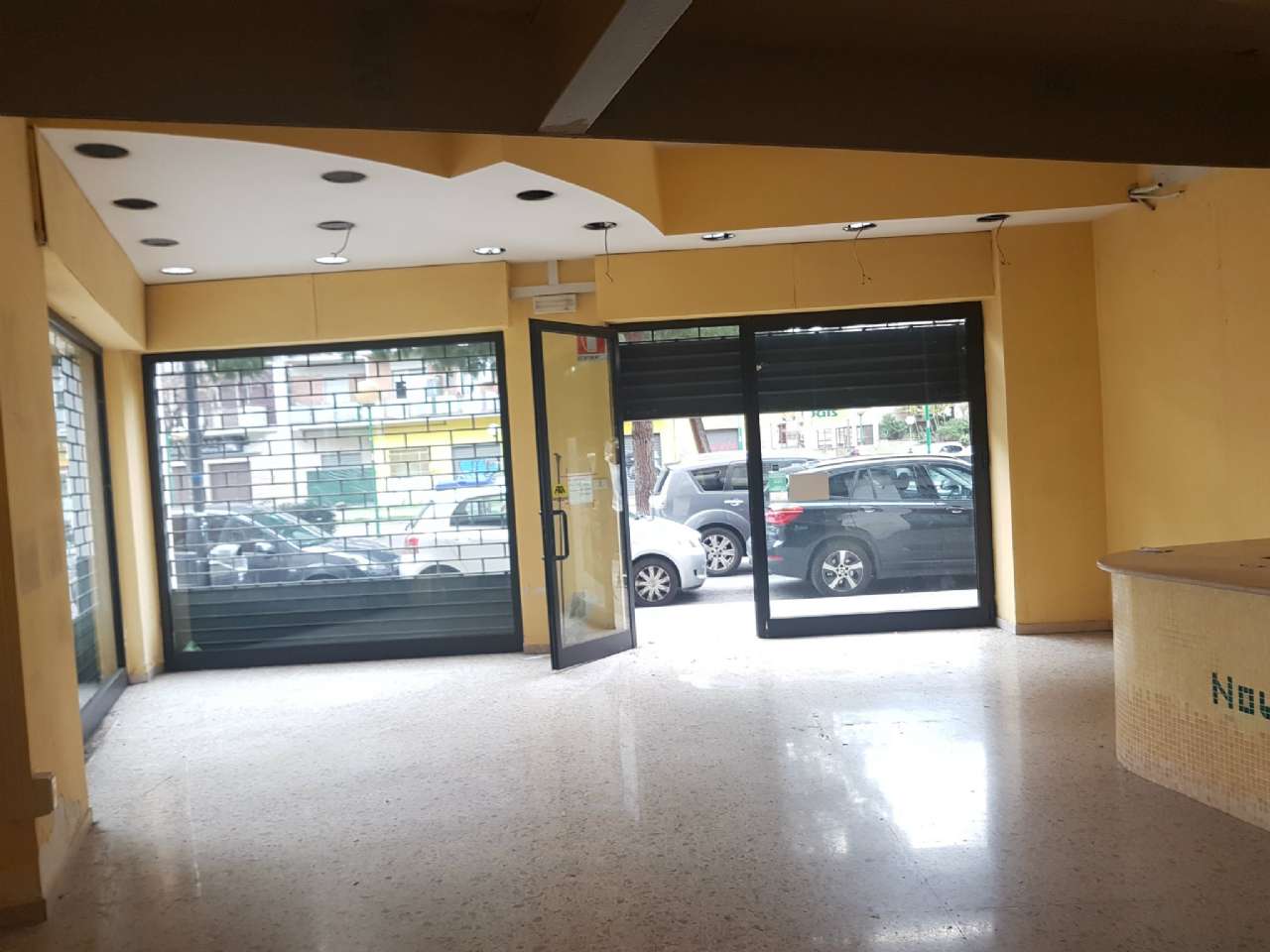 <span  class="uc_style_uc_tiles_grid_image_elementor_uc_items_attribute_title" style="color:#ffffff;">Negozio in LOCAZIONE a Pescara</span>