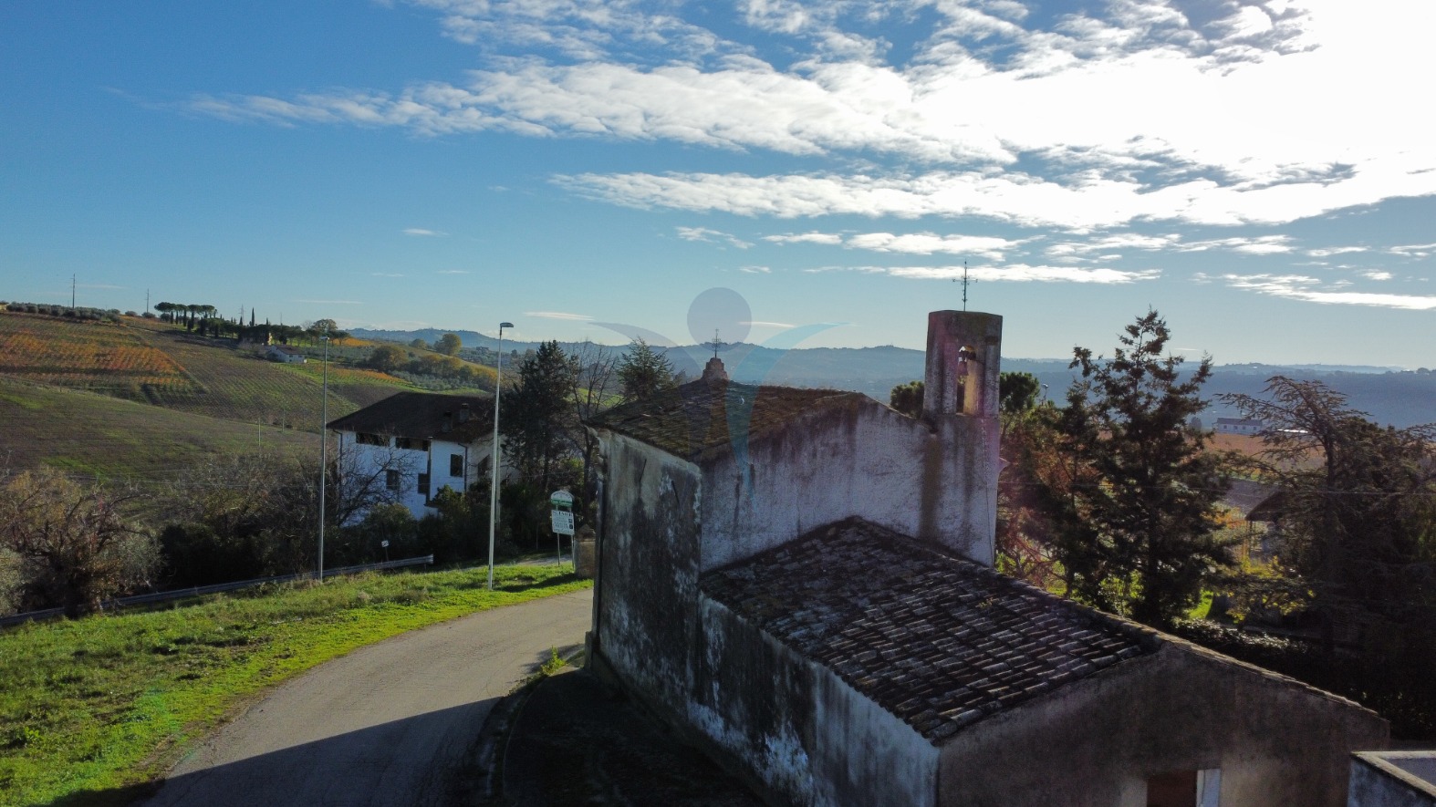 <span  class="uc_style_uc_tiles_grid_image_elementor_uc_items_attribute_title" style="color:#ffffff;">56685.jpg</span>